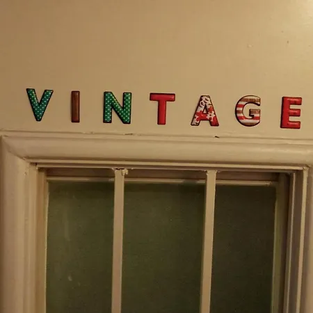 Vintage * Salonic
