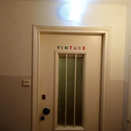 Vintage * Salonic